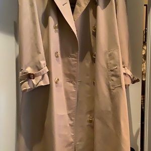 Burberry fall weight traditional trench coat long.